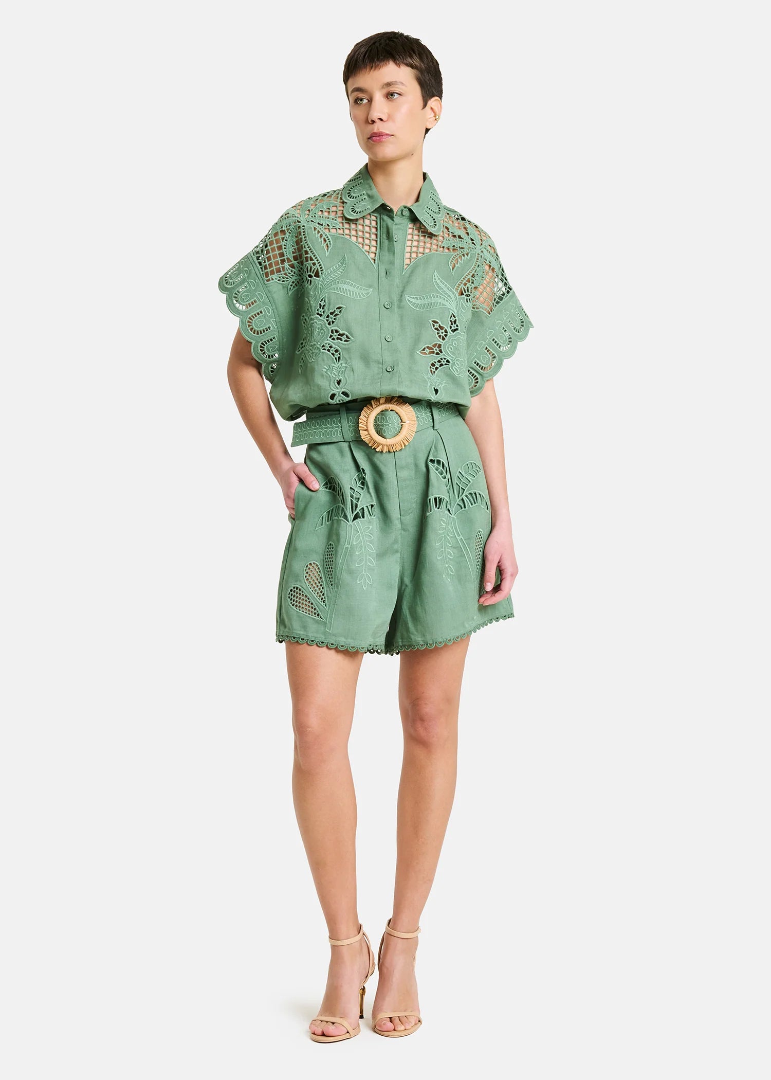 Amosa Short ricami